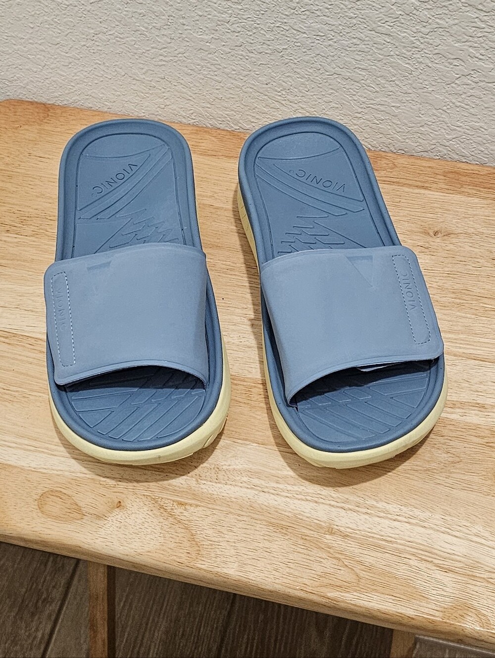 Vionic Rejuvenate Unisex Recovery Slide Sandals Skyway Blue W10 / M8.5 GUC